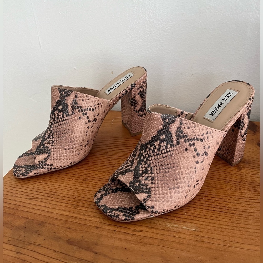 NWOT Steve Madden Snake Print Open Toe Mule